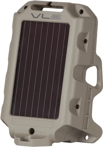 WILDGAME INNOVATIONS Luz para Comedero Moonshine | Luz Verde Resistente a la Intemperie Activada por Movimiento con Panel Solar Integrado para Caza