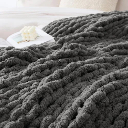 Miniatura 2 de WRENSONGE Manta de Punto Grueso Gris Oscuro Grande Suave Esponjosa Manta de Cable Tejido a Crochet 100% Tejida a Mano para Sofá Cama (50"x60")