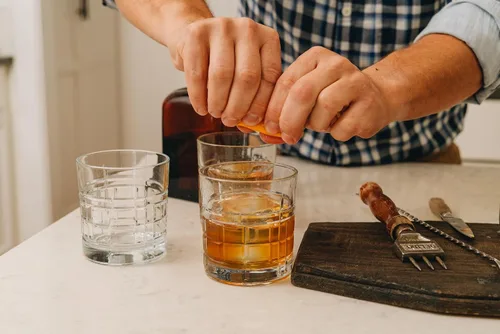 Miniatura 6 de Bittermilk Single Serve No.1 Bourbon Barrel Aged Old Fashioned Mix - Kit de moda antigua - Juego de amargos de cóctel - Mini mezcladores de cóctel
