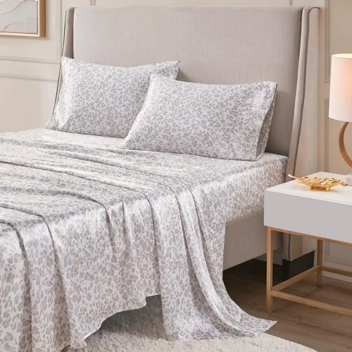Miniatura 27 de Madison Park Essentials Juego de 2 fundas de almohada de satén para cabello y piel, lujosamente suave, sedosa con brillo natural, fresca al tacto