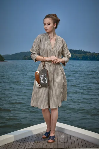 Miniatura 6 de Myra Bag Vintage 1930 Upcycled Canvas Wristlet Bag S-1144, Marrón