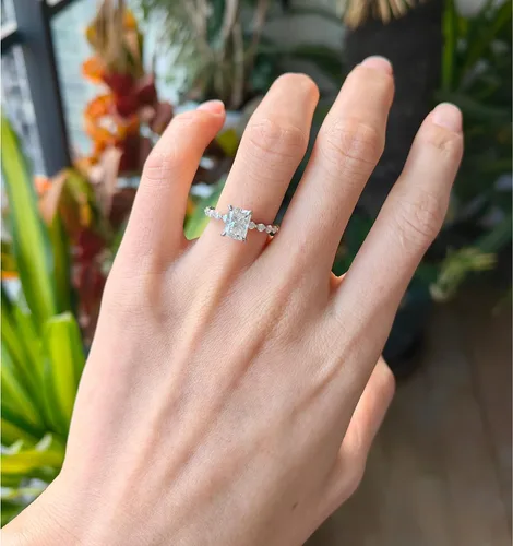 Miniatura 4 de DovEggs Center 2ct 6X8mm G-H-I Color Radiant Cut Moissanite Engagement Ring Solitaire with Accents 14K Gold Quality Silver Engagement Ring for Women