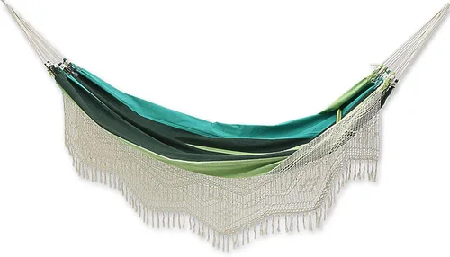 Miniatura 8 de NOVICA - Hamaca brasileña de tela de algodón a rayas color rojo y gris XL para 2 personas, con flecos de ganchillo blancos, “Samba escarlata” (doble)