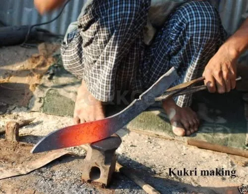 Miniatura 4 de Gorkha Cuchillo Kukri afgano de 11.5 pulgadas de hoja fija 2 khukuri más completo con funda de cuero y 2 cuchillos pequeños, hecho a mano en Nepal