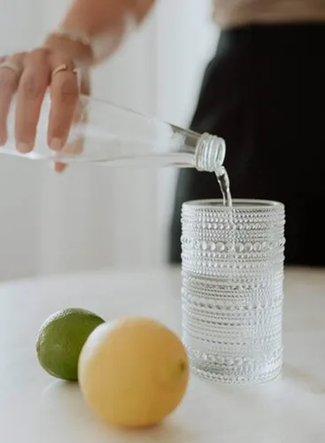 Miniatura 5 de ZOOFOX Juego de 6 vasos de bebida vintage, vasos transparentes de 13 onzas, cristalería con diseño en relieve para bebidas, agua, jugo, cerveza
