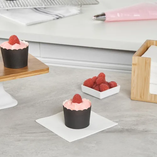 Miniatura 8 de Restaurantware Paquete de 200 moldes de papel para cupcakes de 3.38 onzas, resistentes a la grasa, festoneados para horno, elegantes tazas