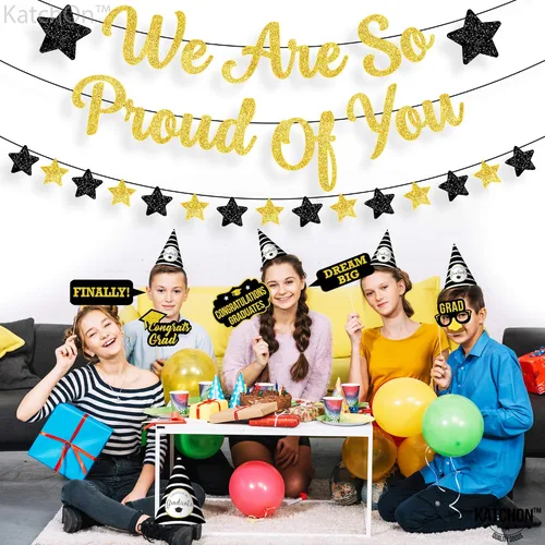 Miniatura 7 de KatchOn, Cartel con texto en inglés «We are So Proud of You» – Cartel de graduación con purpurina, guirnalda de graduación, decoraciones