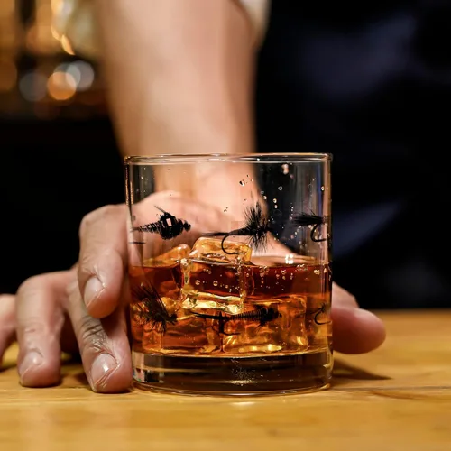 Miniatura 4 de Black Lantern Juego de 2 vasos de whisky de pesca con mosca, vasos de roca de 11 onzas con patrones de moscas serigrafiados, bourbon y whisky