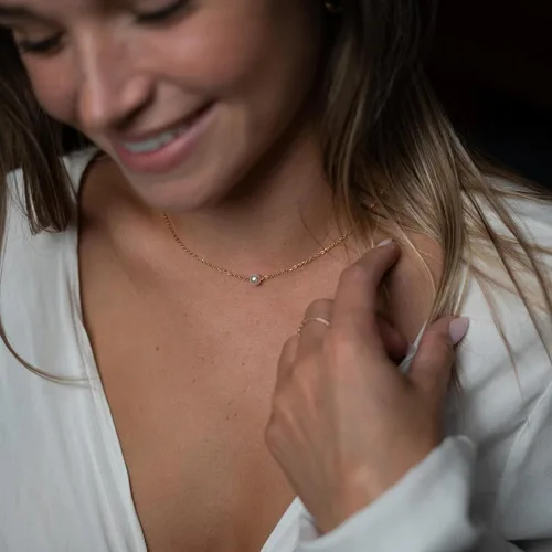 Miniatura 4 de Ava Riley - Collar minimalista delicado de karma, cadena chapada en oro real de 14 quilates para mujer
