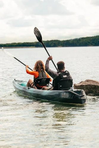 Miniatura 5 de Perception Tribe 13.5 - Kayak tándem sentado en la parte superior para diversión completa, almacenamiento trasero grande con amarres Dapper