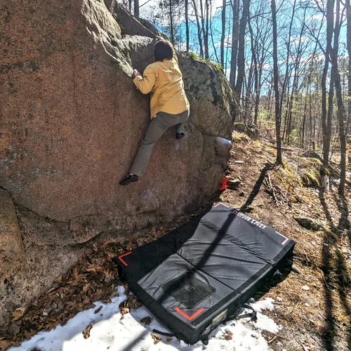 Miniatura 9 de Meister Boulder Beast XL Tri-Fold Rock Climbing Crash Pad con correas de mochila