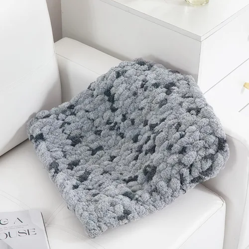 Miniatura 6 de HOMBYS Hilo gigante súper voluminoso, felpilla gruesa para tejer a mano y brazos, ganchillo, hilo esponjoso y grueso, 8 madejas jumbo, color gris