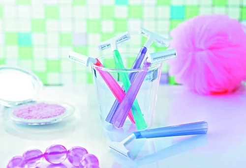 Miniatura 7 de BIC Twin Lady - Maquinillas de afeitar sensibles desechables con dos cuchillas para un afeitado suave y preciso, paquete de 15
