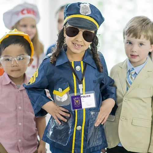 Miniatura 6 de 3 otters Juego de 9 juguetes de policía de simulación, accesorios de policía para niños, incluye insignia, esposas, walkie y más para fiesta