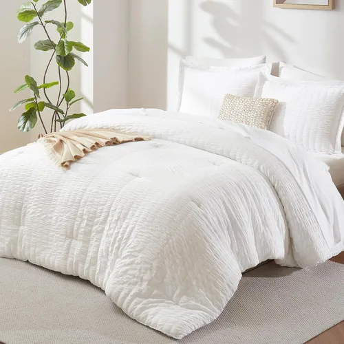 Miniatura 19 de CozyLux Juego de ropa de cama con edredón tamaño King Beige Seersucker de 7 piezas, juego de cama en una bolsa, con edredón, sábanas, fundas