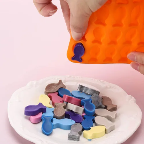 Miniatura 5 de Moldes de silicona de 112 cavidades Moldes en forma de pez mini Molde para golosinas de perro no pegajosas Moldes de chocolate para hornear