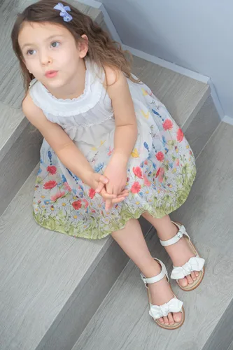 Miniatura 4 de THEE BRON Sandalias para niñas pequeñas, zapatos de vestir para niña de flores, zapatos planos de verano con punta abierta