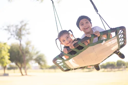 Miniatura 5 de Bijou Kubix Swing - El columpio de plataforma moderno para niños, juego de columpio sensorial para jugar al aire libre y aventura en el patio trasero