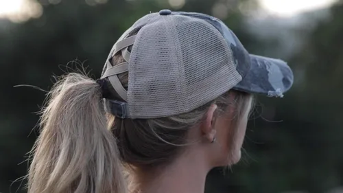 Miniatura 5 de Funky Junque Gorra de béisbol para mujer, diseño de cola de caballo desgastada, moño desordenado, camionero
