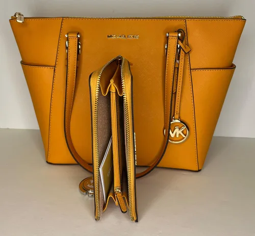 Miniatura 4 de Michael Kors Charlotte - Bolsa grande con cierre de cremallera de un cuarto
