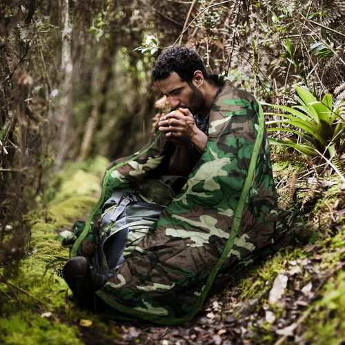Miniatura 5 de REDCAMP Manta militar para campamento, forro térmico resistente al agua, manta ligera aislada para exteriores, para senderismo, camping, con bolsa