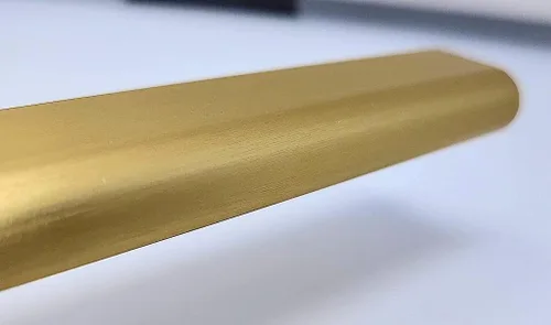 Barra de armario ovalada de aluminio de latón mate con dos tapas de extremo y tornillos (24 pulgadas)