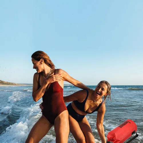 Miniatura 6 de Bolsa seca impermeable, 5 L, ajuste para mujeres y hombres, bolsas a prueba de agua, mochila flotante ligera de almacenamiento en seco con silbato