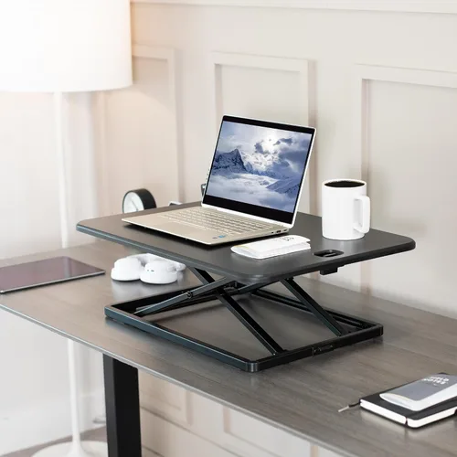 Miniatura 9 de VIVO Desk-V001J - Elevador de escritorio de pie ajustable en altura superior, ultra delgado, convertidor de escritorio compacto para monitor o Negro