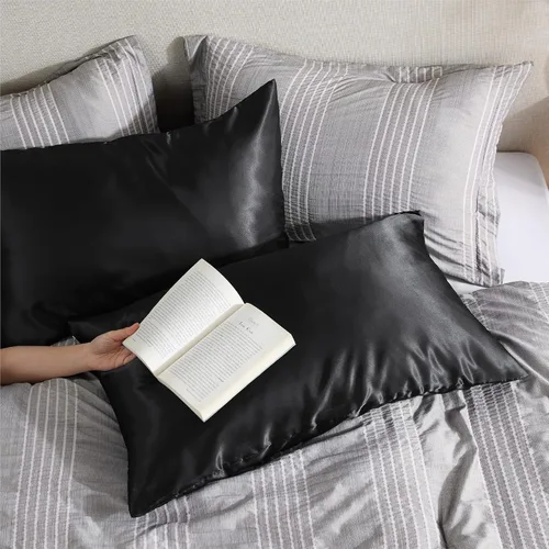 Miniatura 5 de Bedsure Juego de 2 fundas de almohada de satén con cremallera, similar a las fundas de almohada de seda, juego de 2 fundas de almohada de satén 04