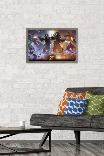 Miniatura 2 de Halo - Póster de pared de 20 años, 22.4 pulgadas de largo x 14.7 pulgadas de ancho, versión enmarcada de madera de granero