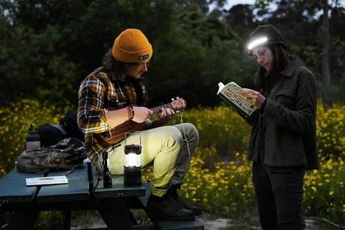 Miniatura 3 de Night Buddy Linterna Frontal LED Recargable para Adultos Artículos Esenciales de Campamento Luces de Mochilero 4 Veces Más Brillante Que Otras