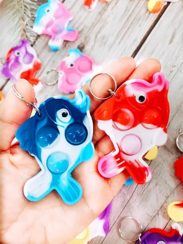 Miniatura 8 de Paquete de 20 llaveros a granel con diseño de peces de animales marinos, para niños, juguetes de fiesta de cumpleaños, suministros y regalos
