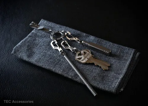 Miniatura 2 de TEC Accessories Centipede - Regla de titanio pequeña regla de metal – Herramienta de llavero portátil para llevar todos los días – Herramienta