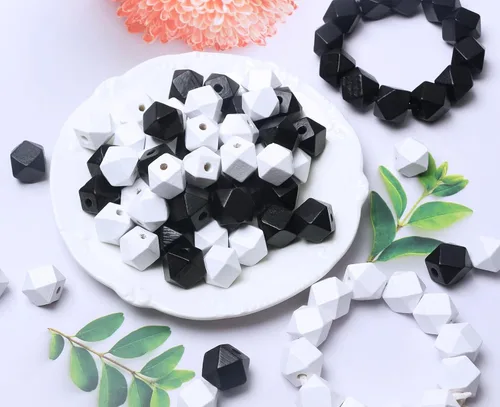 Miniatura 5 de 100 cuentas geométricas de madera de 0.630 in, cuentas espaciadoras de madera con forma de polígono en blanco y negro para proyectos