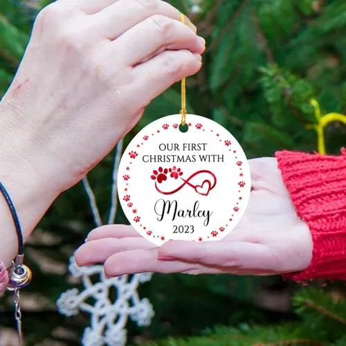 Miniatura 5 de Adorno de nuestra primera Navidad con huellas de patas, nombre personalizado para la primera Navidad del cachorro 2025, recuerdo de huella de perro