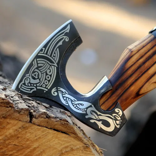 Miniatura 8 de Hacha vikinga decorativa hecha a mano con mango y funda envueltos en cuero, hoja grabada, regalo coleccionable ceremonial para hombres, guerreros