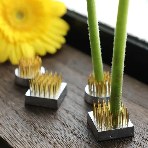 Miniatura 4 de Wazakura 4 mini soportes de flores japonesas Ikebana Kenzan, fabricado en Japón, rana de alfiler floral, cuadrado redondo, 1 pulgada (0.945 in)