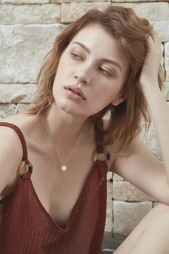 Miniatura 4 de Valloey Rover Gold Initial Pendant Necklace 14K Gold Plated Disc Double Side Engraved 165 Adjustable Dainty Personalized Alphabet Letter Pendant