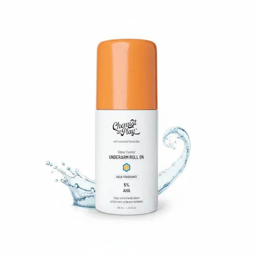 Chemist at Play UnderArm Roll-On con 5% AHA | Ácido láctico y mandélico | Previene el olor, ilumina la piel y exfolia las axilas | Para pieles