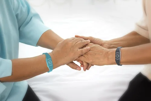 Miniatura 7 de Pulsera Elite II USB Plus de alerta médica. Pulsera de identificación con memoria USB impermeable de 2 GB, grabado personalizado de 10 líneas