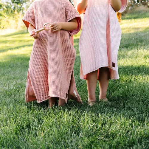 Miniatura 7 de Jade&Kai Toalla con capucha para bebés y niños pequeños, se ajusta a un poncho, gofre de algodón orgánico, ligera y absorbente, para baño, playa