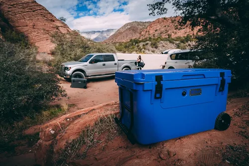 Miniatura 6 de Blue Coolers Ark Series 100-110 Quarts, enfriador de hielo moldeado por roto Gran baúl de hielo con capacidad para hasta 10 días Marca registrada