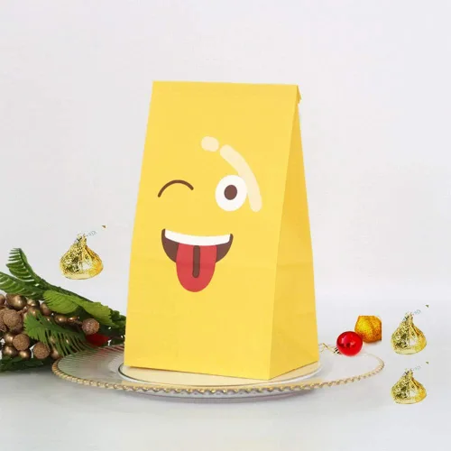 Miniatura 7 de VstarOne 24 bolsas de dulces – Emoticons bolsas de fiesta con calcomanías, 24 calcomanías, bolsa de papel kraft para bodas, nacimientos