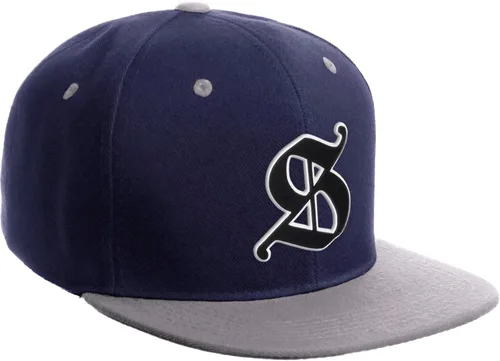 Miniatura 661 de Daxton Gorra clásica con visera de billete plano con letras del alfabeto inglés antiguo de la A a la Z