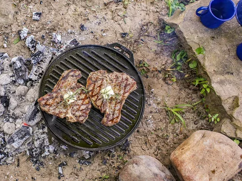 Miniatura 8 de Lodge - Kit de cocina de hierro fundido. El juego de cinco piezas de hierro fundido incluye una parrilla/plancha reversible de 14 pulgadas, fondo