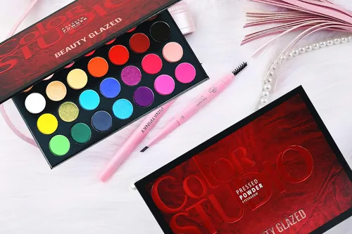 Miniatura 3 de Paleta de sombras de ojos mates y brillantes resistentes al sudor y altamente pigmentadas, 35 colores, Paleta de maquillaje profesional y casero