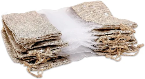 Miniatura 6 de 12 paquetes de grandes bolsas de regalo de arpillera de lino y organza con cordones (16.5x21.5 cm, beige/plata de lunares) - Favores de fiesta
