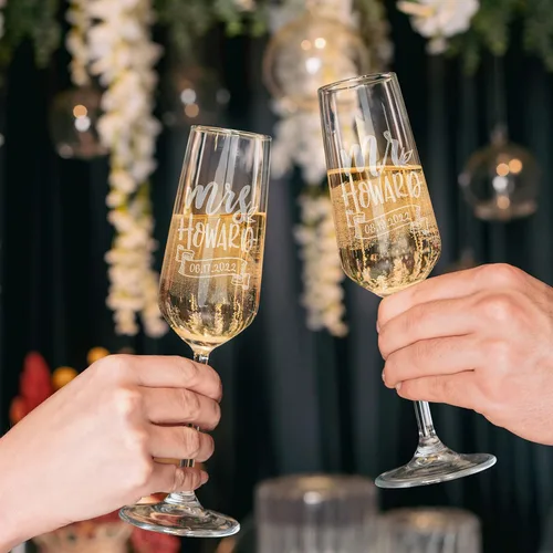 Miniatura 3 de Juego de 2 copas de champán personalizadas, elegantes vasos de brindis de Mr & Mrs para novia y novio, registro de bodas por nombre de la novia, CUTE