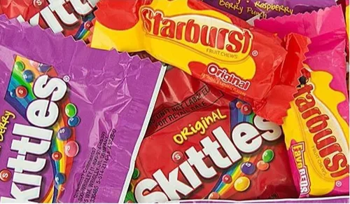 SKITTLES & STARBURST - Surtido de dulces masticables de tamaño divertido, contiene 4 variedades de sabor afrutado, 255 unidades (paquete de 1)