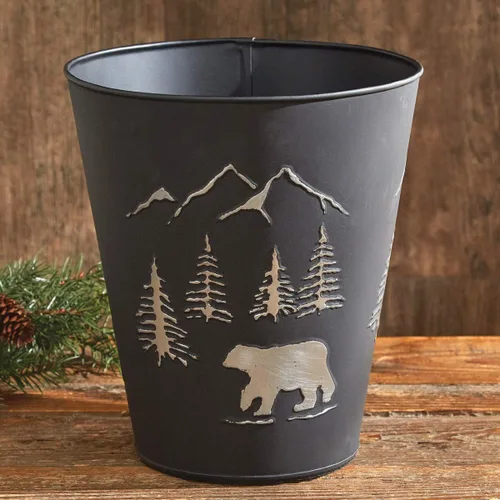 Black Forest Décor - Cesta de basura de metal rústico con diseño de oso, pequeño cubo de basura para baño o cocina